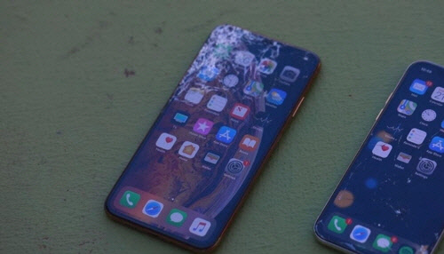 아이폰 신제품 내구성 드롭 테스트.                                                     유튜브 캡처